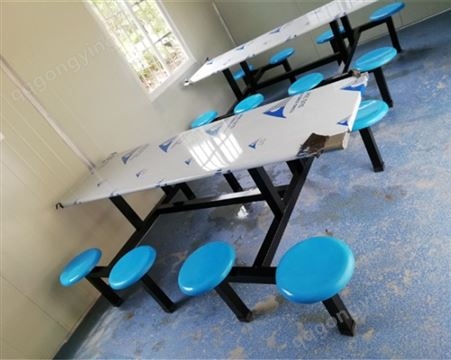 学校八人不锈钢餐桌工厂食堂餐桌椅现场拍摄图片