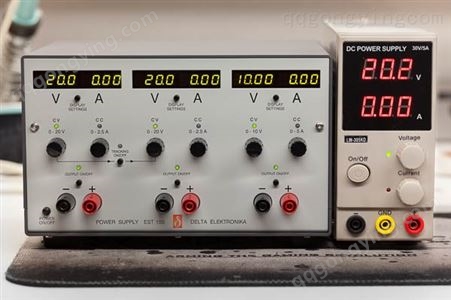 Delta Elektronika 12V电源Es015-10
